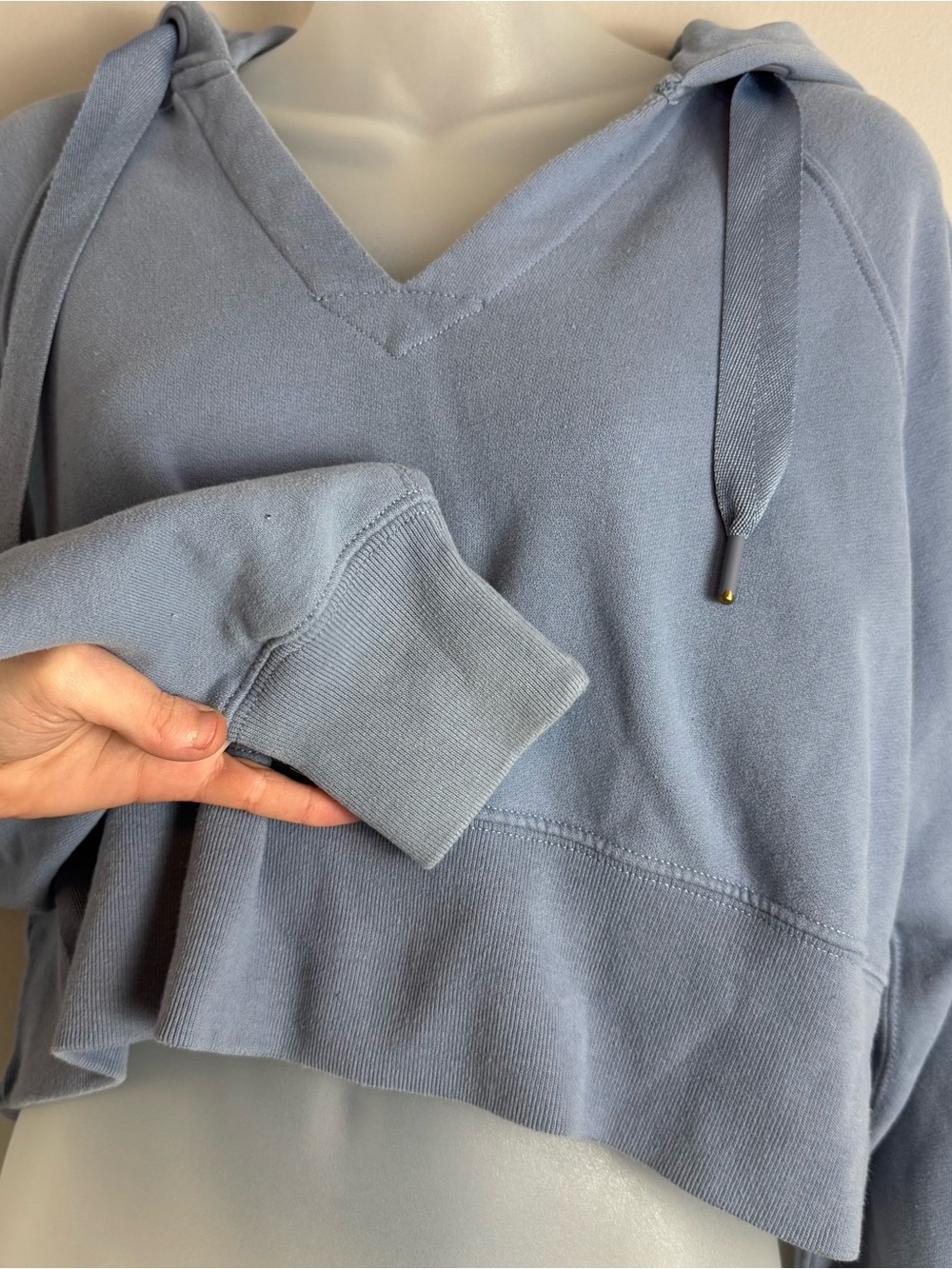 Abercrombie & Fitch Light Blue Cropped V-Neck Hoodie - Picture 3 of 6